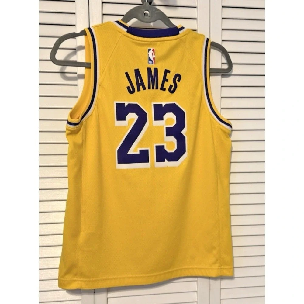 NIKE Los Angeles Lakers LeBron James #23 Jersey Youth Kids Med NBA Swingman